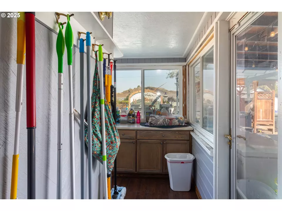  160 NW Logan Dr, Hermiston, OR 97838 photo 20