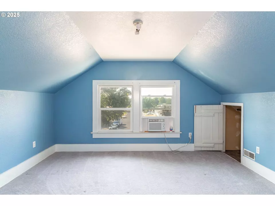  160 NW Logan Dr, Hermiston, OR 97838 photo 11