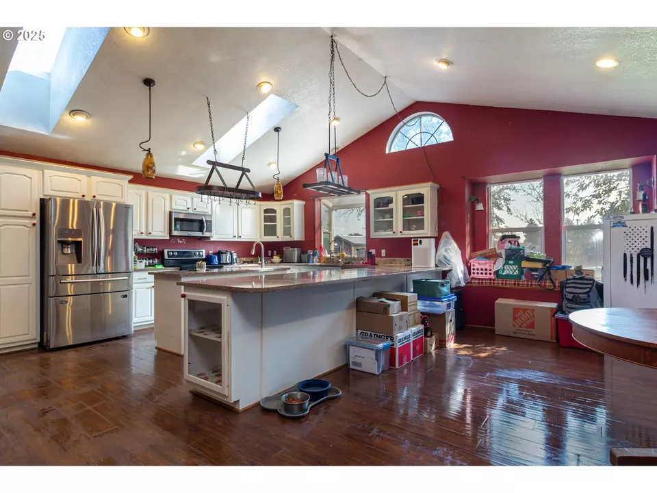  160 NW Logan Dr, Hermiston, OR 97838 photo 3