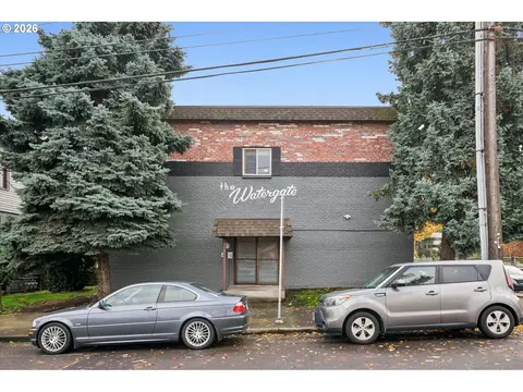 10 S Porter St, Portland, OR 97201