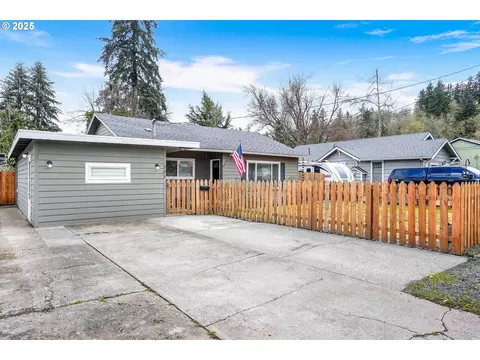 321 Koons St, Silverton, OR 97381