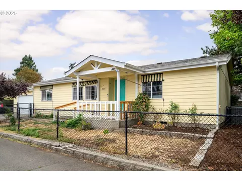 5223 Forest Ln, Eugene, OR 97402