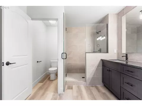 Bath - 615 Tatone St, Boardman, OR 97818 photo 6 of 6