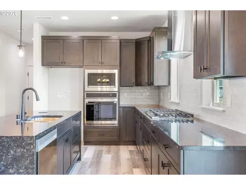 Kitchen - 615 Tatone St, Boardman, OR 97818 photo 5 of 5