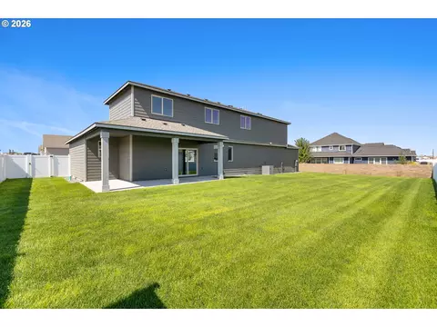 Exterior - 615 Tatone St, Boardman, OR 97818 photo 3 of 5