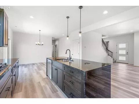 Kitchen - 615 Tatone St, Boardman, OR 97818 photo 1 of 5