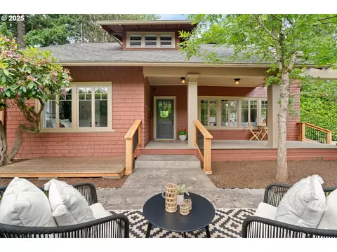 2340 SW Dolph Ct, Portland, OR 97219