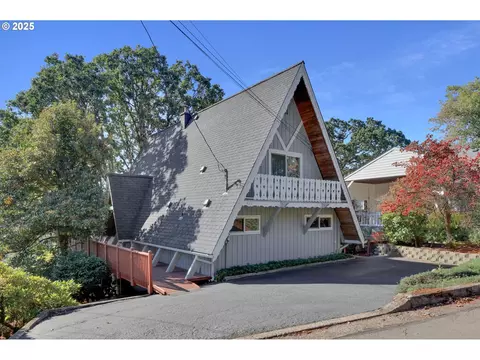 475 Riverview Blvd, Springfield, OR 97477