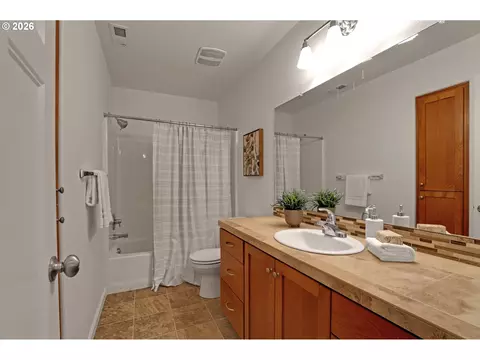 Bath - 3853 SE 181st Pl, Portland, OR 97236 photo 3 of 3
