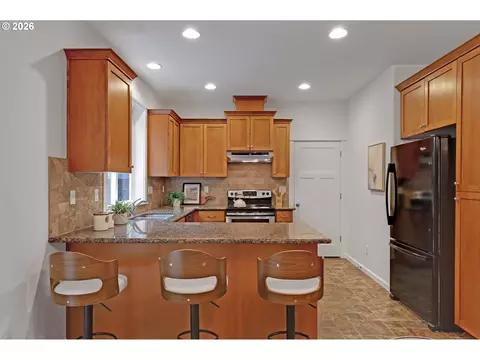 Kitchen - 3853 SE 181st Pl, Portland, OR 97236 photo 1 of 3