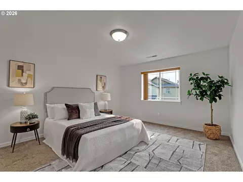 Bedroom - 3853 SE 181st Pl, Portland, OR 97236 photo 1 of 4