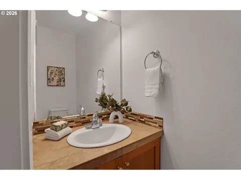 Bath - 3853 SE 181st Pl, Portland, OR 97236 photo 1 of 3