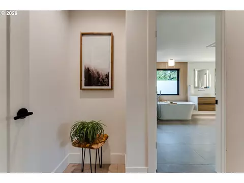 Entry Way - 2775 Fillmore St, Eugene, OR 97405 photo 3 of 3