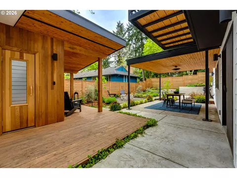 Exterior - 2775 Fillmore St, Eugene, OR 97405 photo 4 of 7