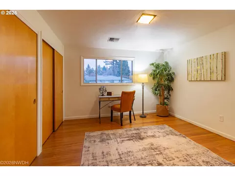 Bedroom - 144 Briarcliff Dr, Eugene, OR 97404 photo 3 of 8