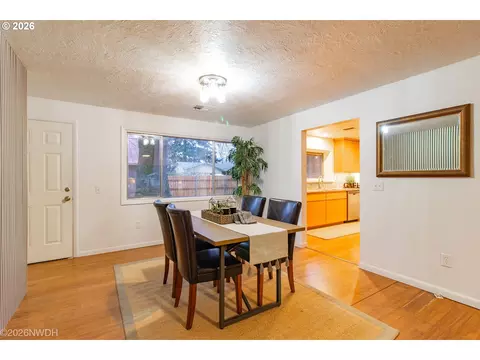 Dining - 144 Briarcliff Dr, Eugene, OR 97404 photo 2 of 3