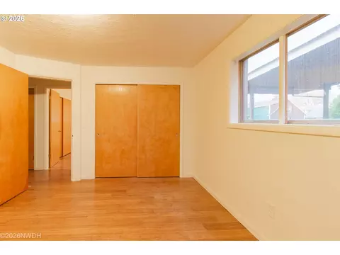 Bedroom - 144 Briarcliff Dr, Eugene, OR 97404 photo 5 of 8