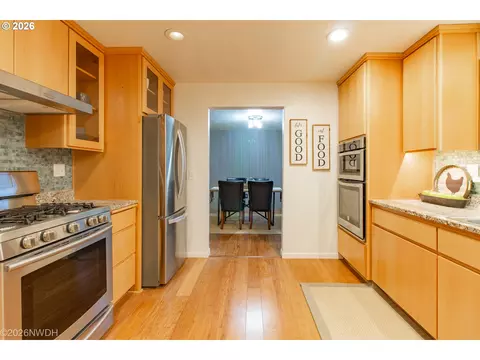 Kitchen - 144 Briarcliff Dr, Eugene, OR 97404 photo 3 of 3