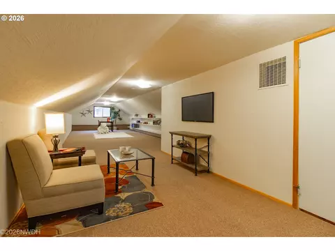 Other - 144 Briarcliff Dr, Eugene, OR 97404 photo 9 of 18