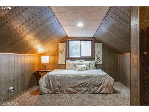 Bedroom - 144 Briarcliff Dr, Eugene, OR 97404 photo 8 of 8