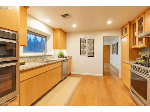 Kitchen - 144 Briarcliff Dr, Eugene, OR 97404 photo 1 of 3