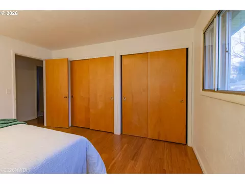 Bedroom - 144 Briarcliff Dr, Eugene, OR 97404 photo 7 of 8