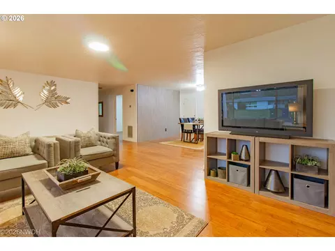 Living - 144 Briarcliff Dr, Eugene, OR 97404 photo 1 of 5