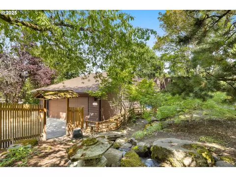 6416 SW 33rd Pl, Portland, OR 97239