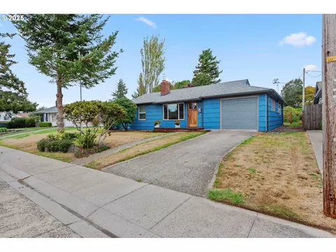 437 Simpson Ave, North Bend, OR 97459