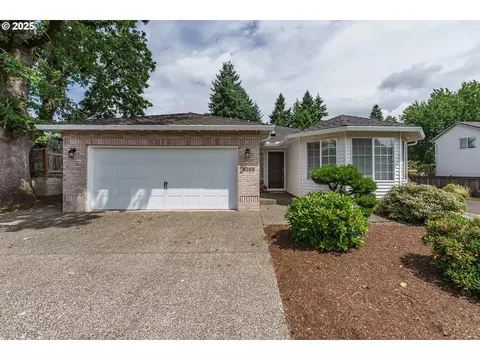 8261 SW Matthew Park St, Portland, OR 97224