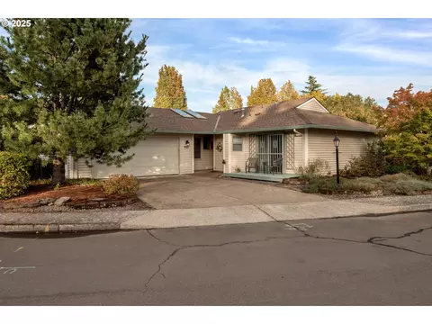 15720 SW Highland Ct, Tigard, OR 97224