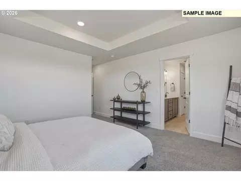 Bedroom - 677 Grant St, Umatilla, OR 97882 photo 2 of 4
