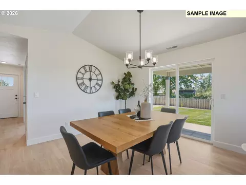 Dining - 677 Grant St, Umatilla, OR 97882 photo 1 of 2