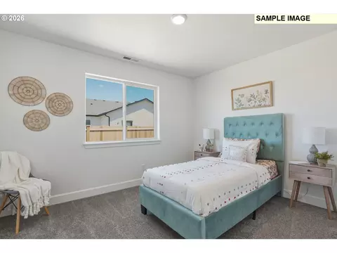 Bedroom - 677 Grant St, Umatilla, OR 97882 photo 3 of 4