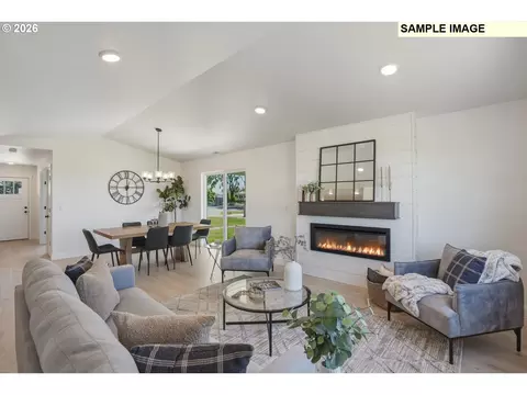 Living - 677 Grant St, Umatilla, OR 97882 photo 2 of 3