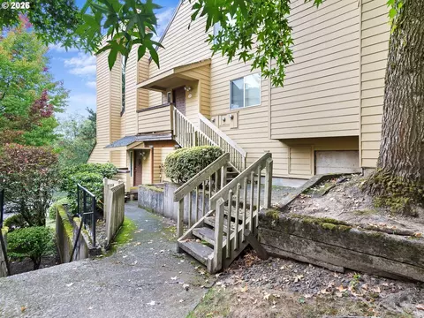 1611 NE 113th St #121, Vancouver, WA 98686