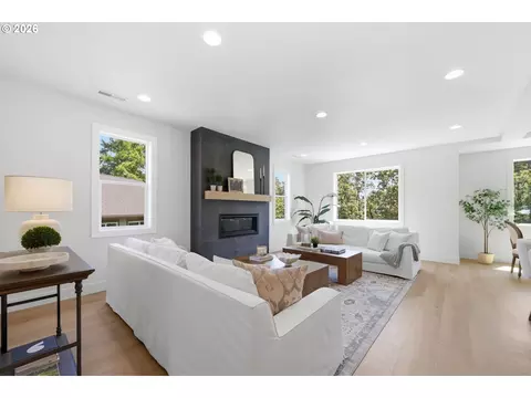 Living - 3445 Summit Sky Blvd, Eugene, OR 97405 photo 1 of 4