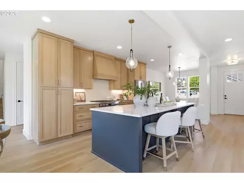 Kitchen - 3445 Summit Sky Blvd, Eugene, OR 97405 photo 2 of 5