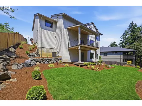 Exterior - 3445 Summit Sky Blvd, Eugene, OR 97405 photo 6 of 9