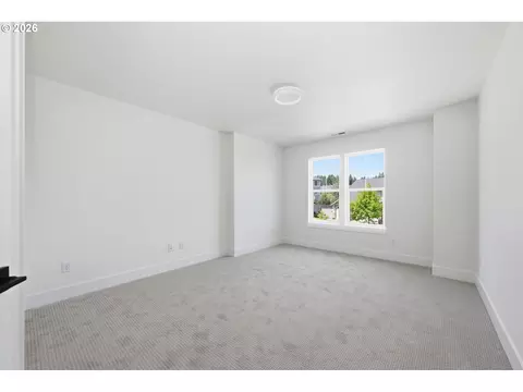 Bedroom - 3445 Summit Sky Blvd, Eugene, OR 97405 photo 5 of 9