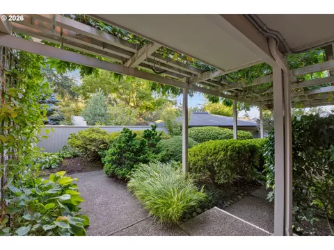 Exterior - 3659 Agate St, Eugene, OR 97405 photo 11 of 11