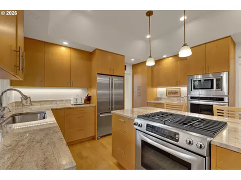 Kitchen - 3659 Agate St, Eugene, OR 97405 photo 3 of 5
