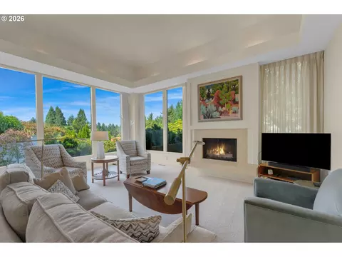 Living - 3659 Agate St, Eugene, OR 97405 photo 2 of 3
