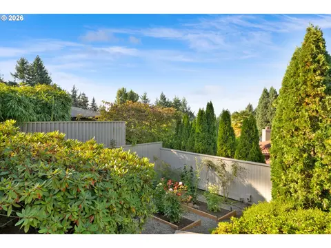 Exterior - 3659 Agate St, Eugene, OR 97405 photo 7 of 11