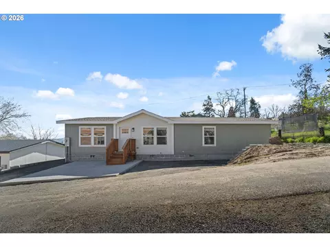 2208 W 10th St, The Dalles, OR 97058