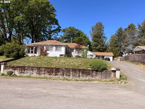 76464 High St, Oakridge, OR 97463