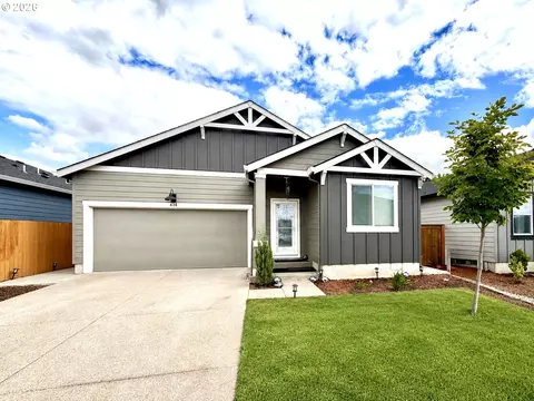 438 Greencrest St NE, Salem, OR 97301