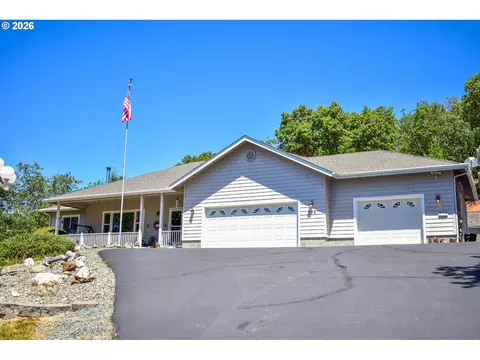 799 Three Pines Rd, Grants Pass, OR 97526