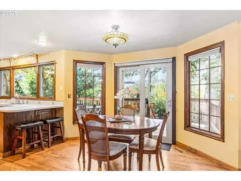 Dining - 5277 Overbrook Ln, Eugene, OR 97405 photo 1 of 1