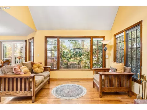 Living - 5277 Overbrook Ln, Eugene, OR 97405 photo 4 of 4